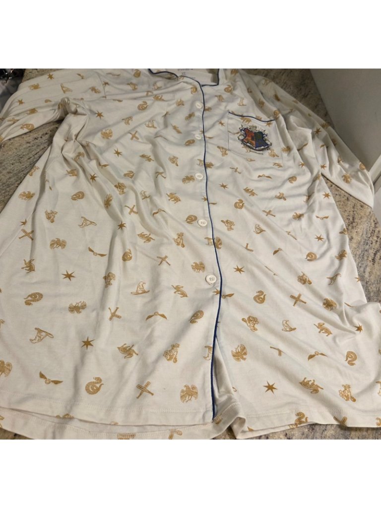 Wizarding World Of Harry Potter Women's Xl Button-Up Collared Pajama Top Crest — image 5 of 8
